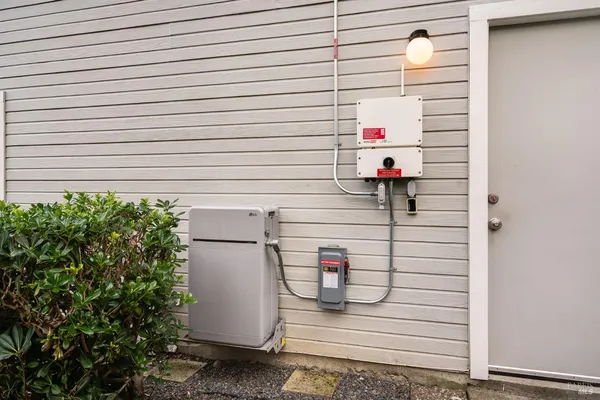 $690,000 | 2322 Lakeview Drive, Santa Rosa, CA 95405