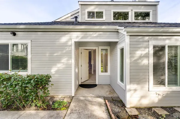 $690,000 | 2322 Lakeview Drive, Santa Rosa, CA 95405