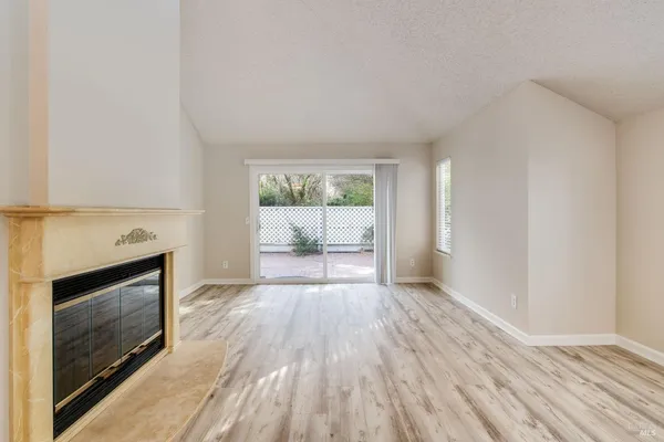 $690,000 | 2322 Lakeview Drive, Santa Rosa, CA 95405