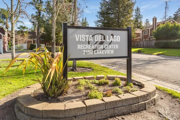 $690,000 | 2322 Lakeview Drive, Santa Rosa, CA 95405