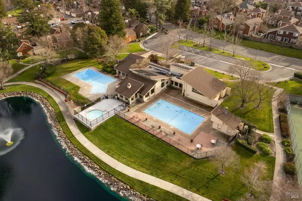 $690,000 | 2322 Lakeview Drive, Santa Rosa, CA 95405