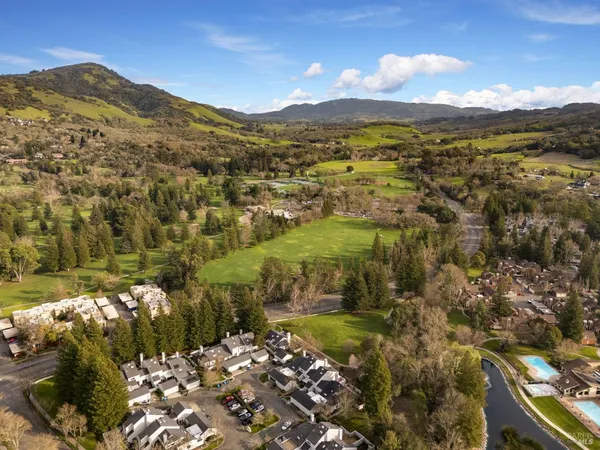 $690,000 | 2322 Lakeview Drive, Santa Rosa, CA 95405