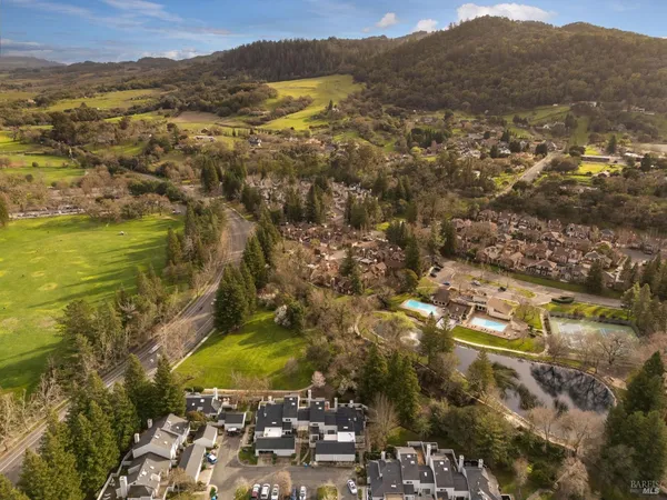 $690,000 | 2322 Lakeview Drive, Santa Rosa, CA 95405