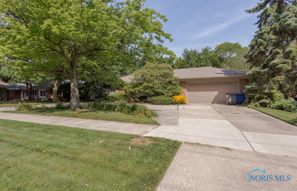 4032 River Road Toledo, OH 43614 - Photo 1 of 31 Gallery Image 1
