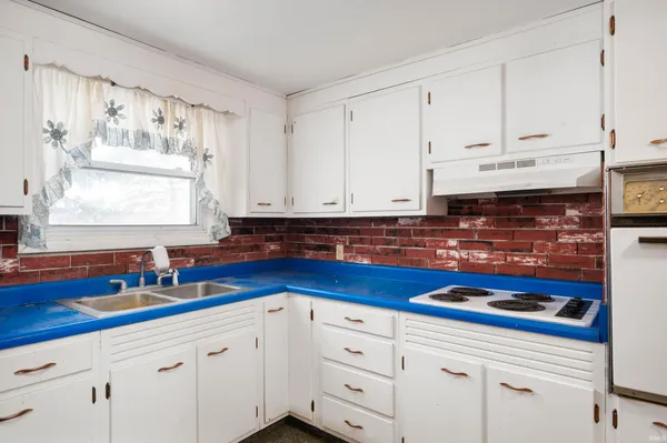 $93,000 | 5637 North County Road 900 East, Mooreland, IN 47360