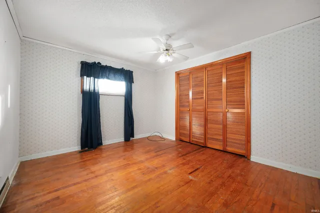 $1 | 5637 North County Road 900 East, Mooreland, IN 47360