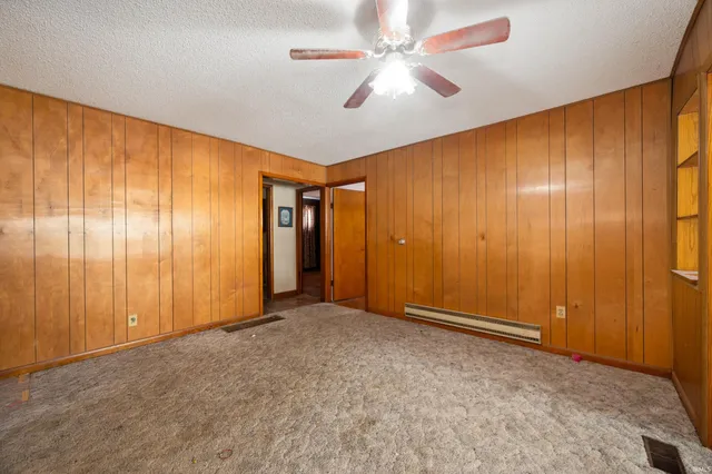 $1 | 5637 North County Road 900 East, Mooreland, IN 47360