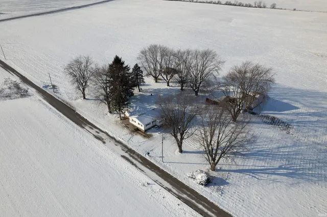 $1 | 5637 North County Road 900 East, Mooreland, IN 47360