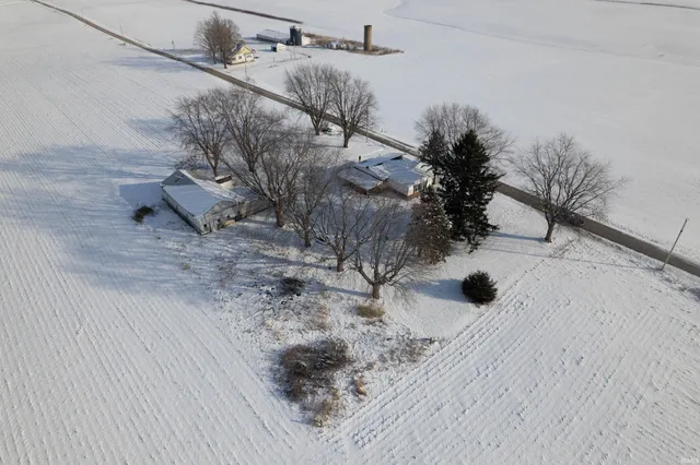 $1 | 5637 North County Road 900 East, Mooreland, IN 47360