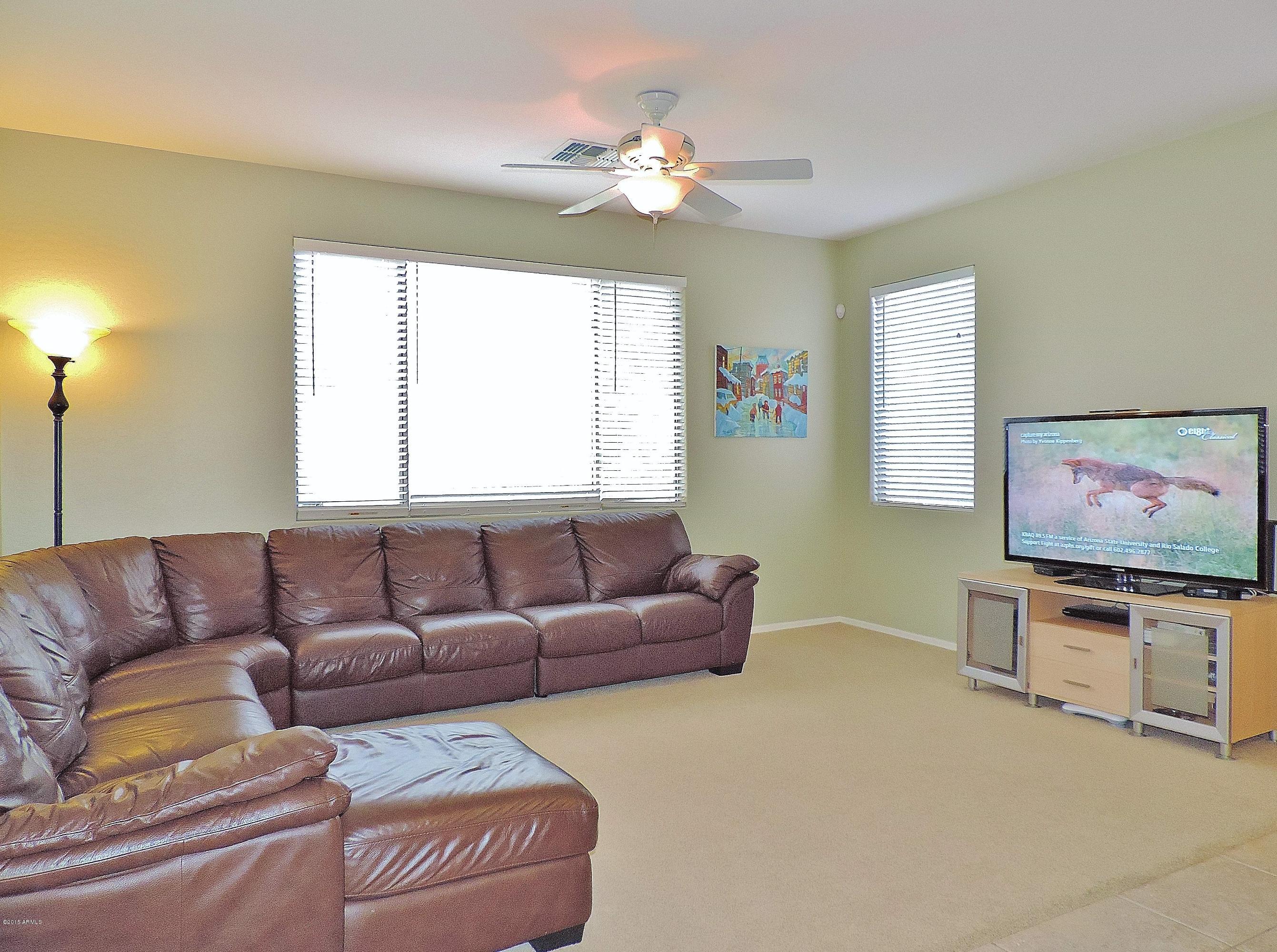 152 West Hawk Way Chandler, AZ 85286 - Photo 4 of 27 6 Greatroom
