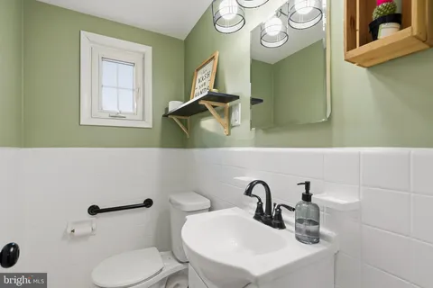 $625,000 | 30 Highland Drive, Millersville, MD 21108