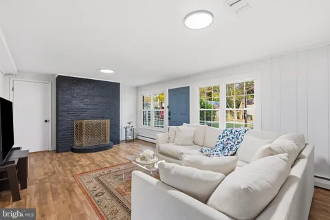 $625,000 | 30 Highland Drive, Millersville, MD 21108