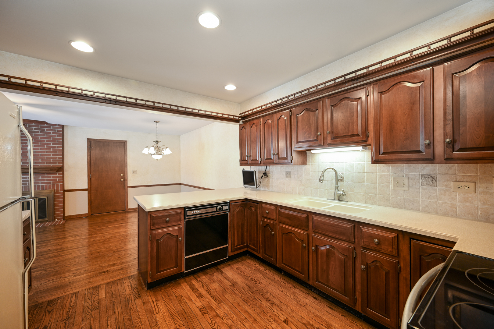 1564 Stonebridge Trail Wheaton, IL 60189 - Photo 11 of 24