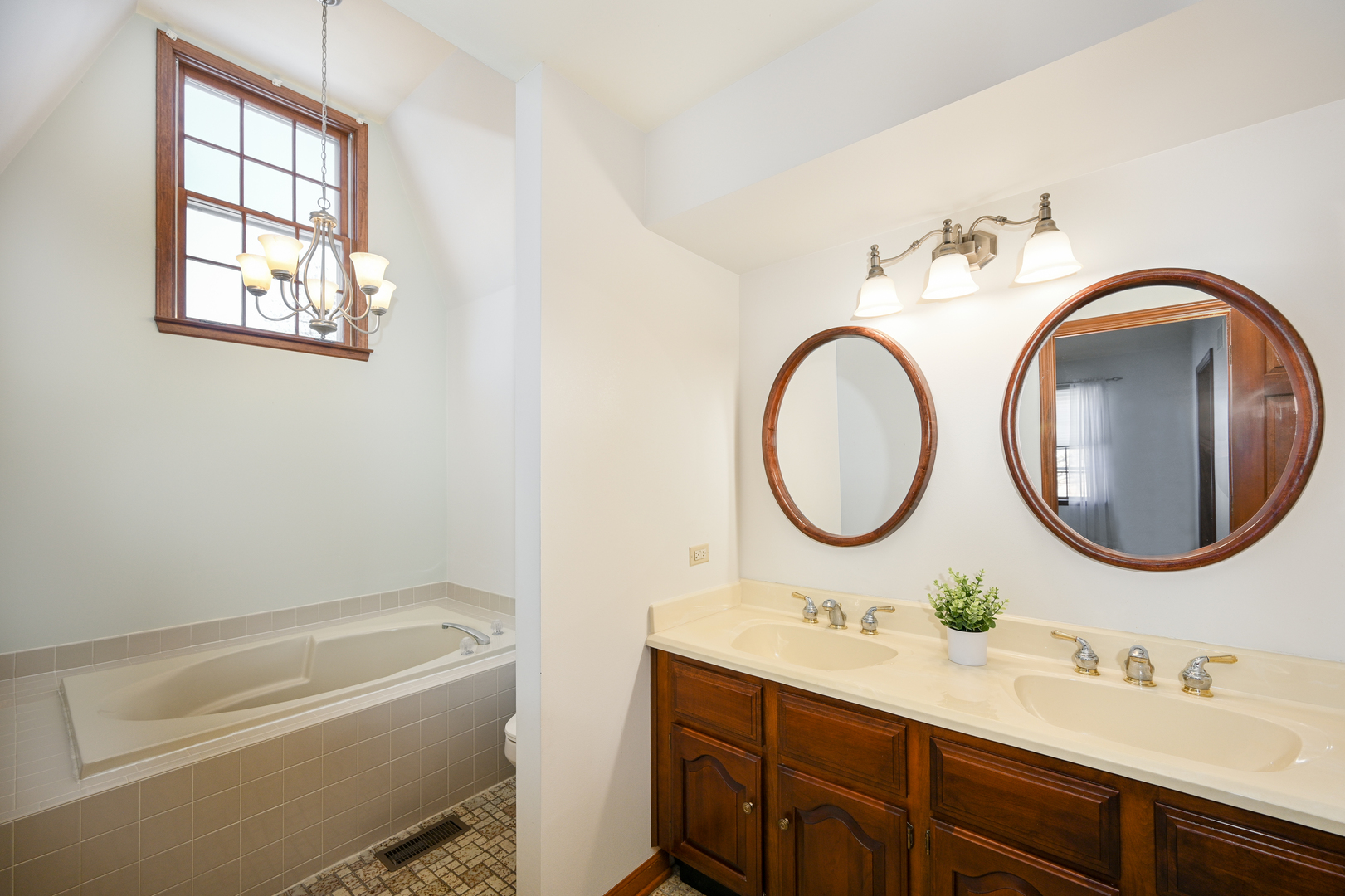 1564 Stonebridge Trail Wheaton, IL 60189 - Photo 14 of 24