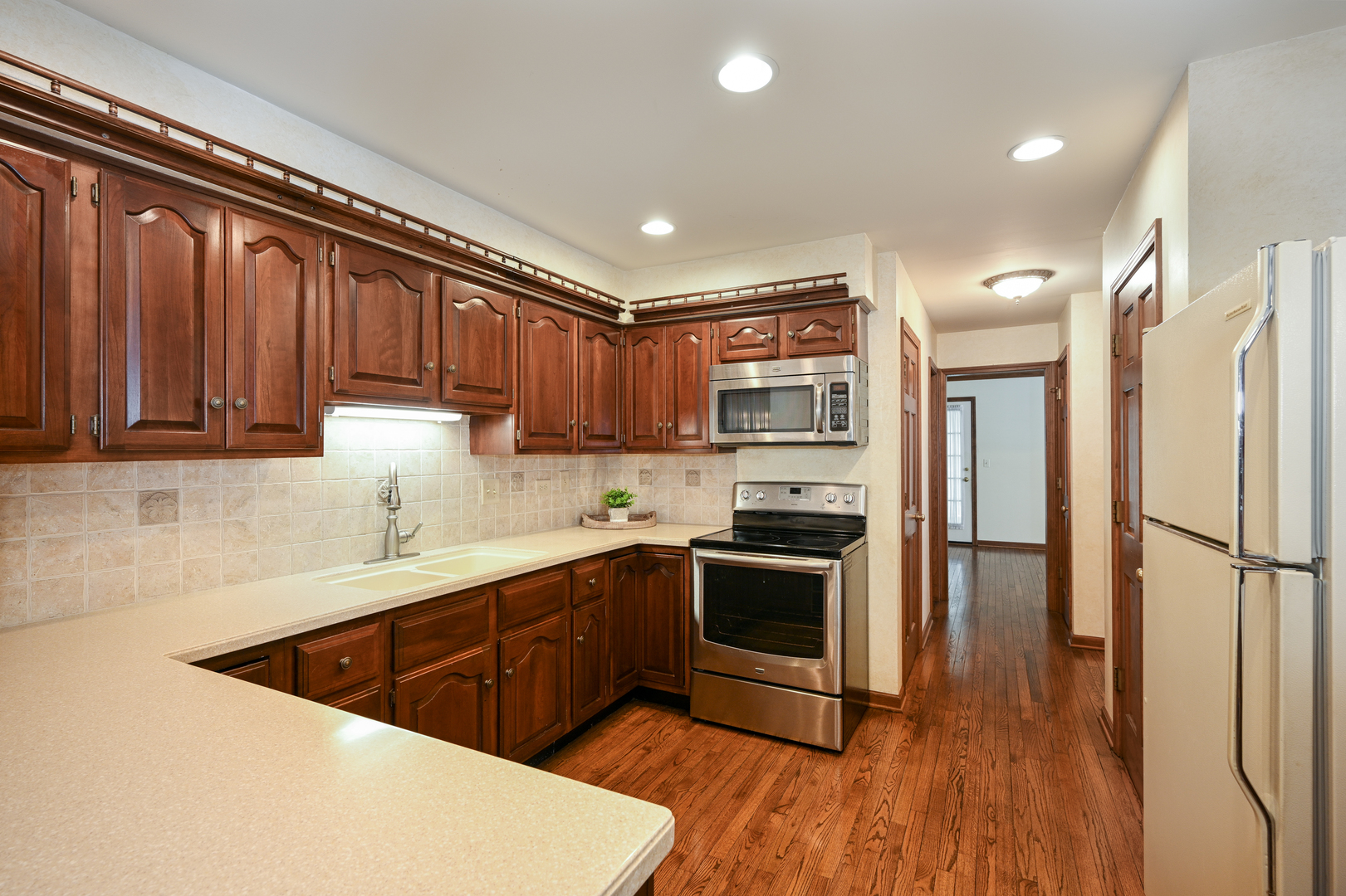 1564 Stonebridge Trail Wheaton, IL 60189 - Photo 9 of 24