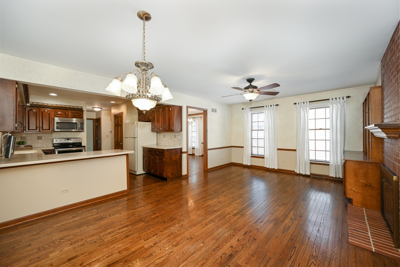 1564 Stonebridge Trail Wheaton, IL 60189 - Photo 10 of 24