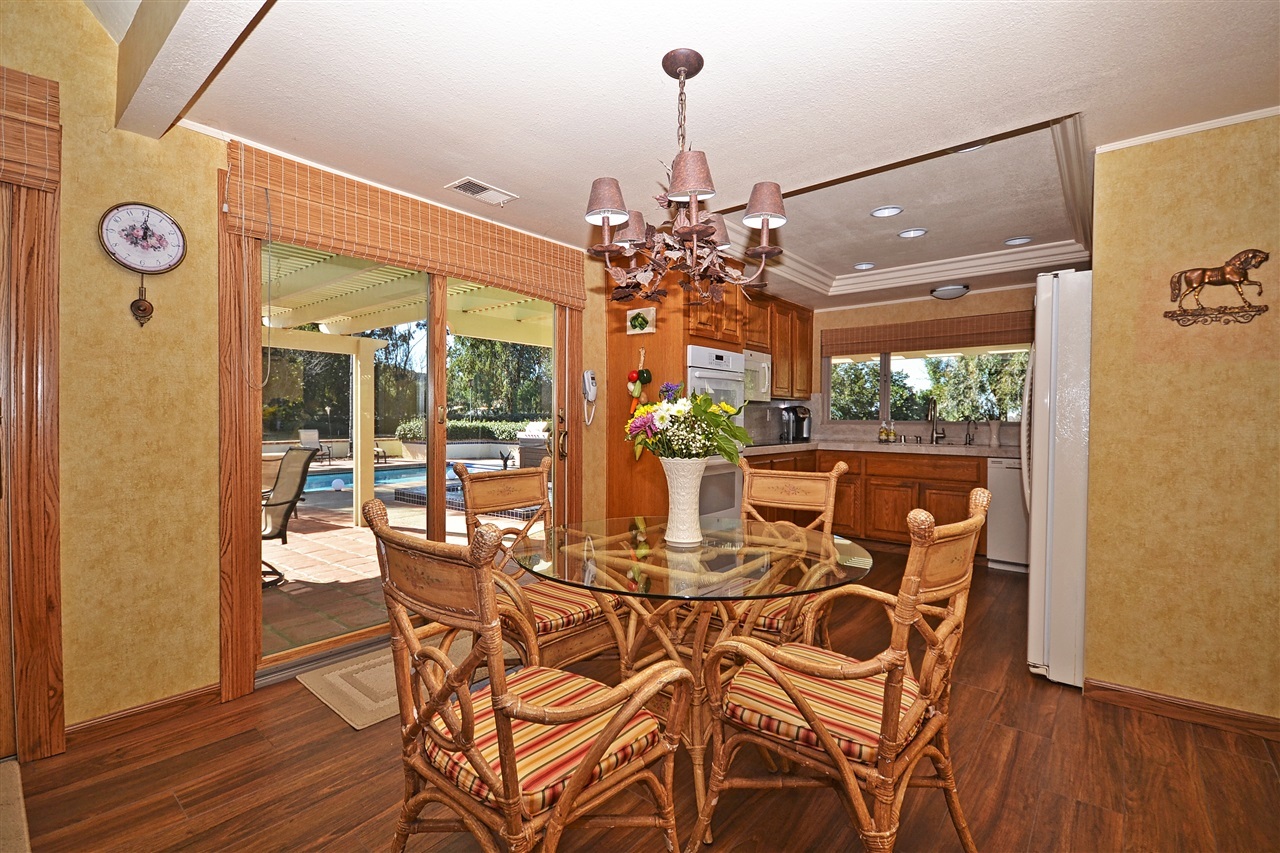 28240 Queensbridge Road Valley Center, CA 92082 - Photo 15 of 25 Gallery Image 15