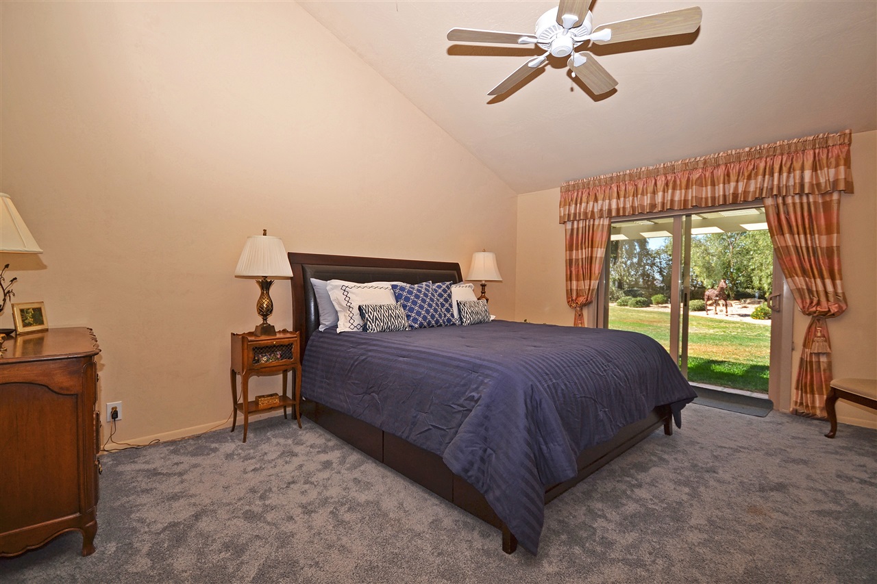 28240 Queensbridge Road Valley Center, CA 92082 - Photo 16 of 25 Gallery Image 16