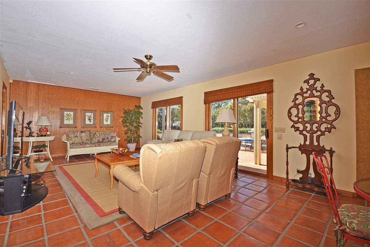 28240 Queensbridge Road Valley Center, CA 92082 - Photo 19 of 25 Gallery Image 19