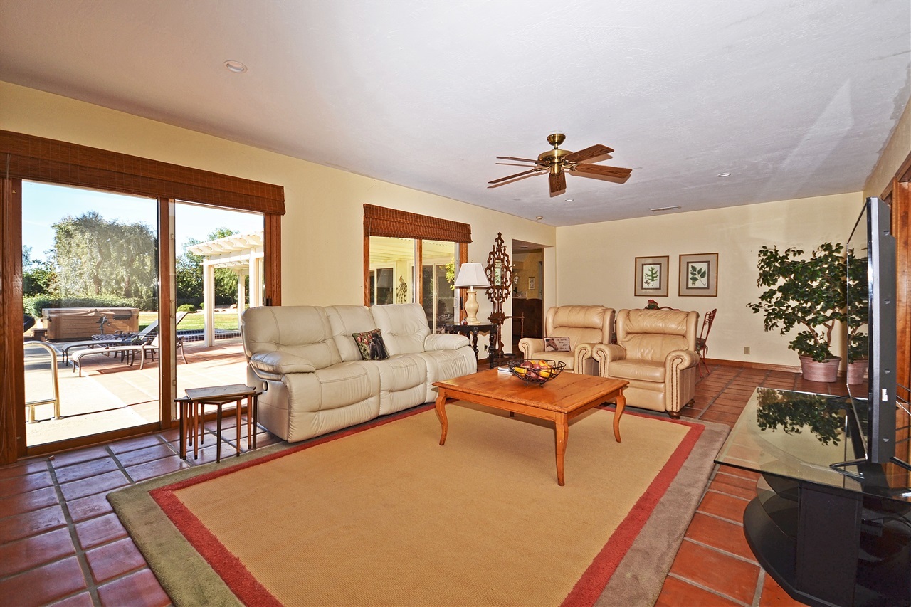 28240 Queensbridge Road Valley Center, CA 92082 - Photo 20 of 25 Gallery Image 20