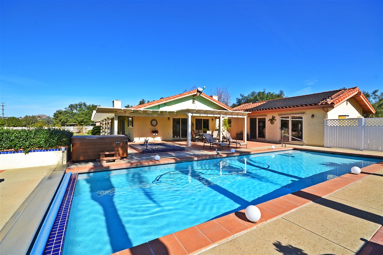 28240 Queensbridge Road Valley Center, CA 92082 - Photo 23 of 25 Gallery Image 23