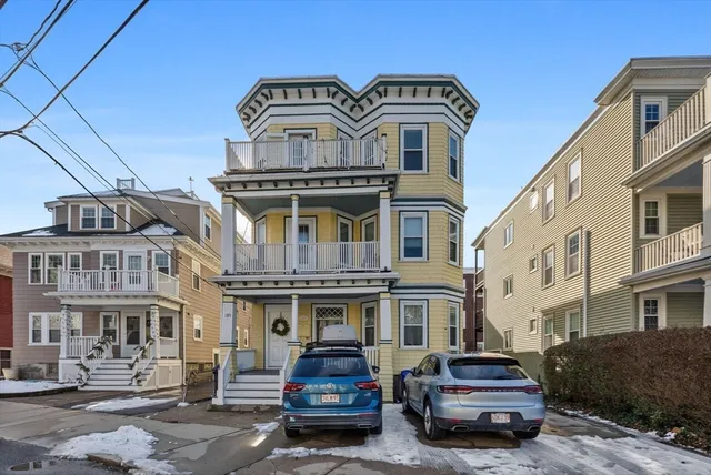 $3,700 | 185 Savin Hill Avenue, Unit 3, Boston, MA 02125