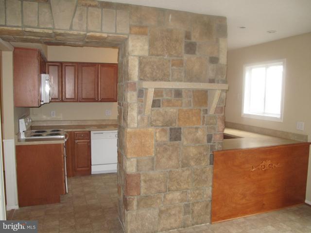 248 North Cottage Road Sterling, VA 20164 - Photo 11 of 15 Kitchen