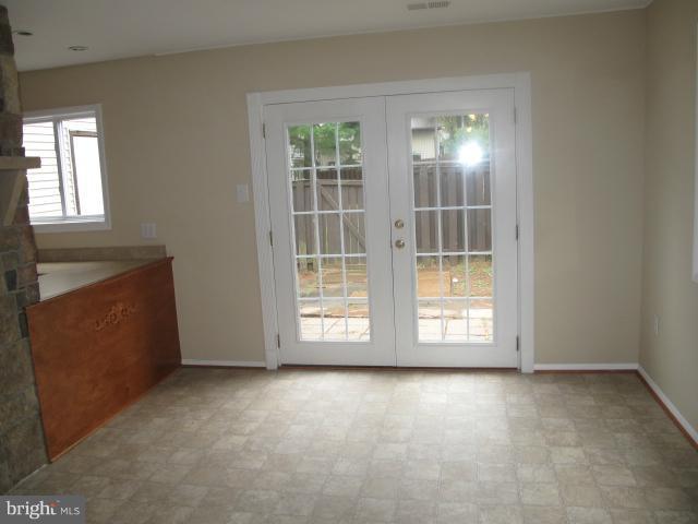 248 North Cottage Road Sterling, VA 20164 - Photo 13 of 15 Kitchen