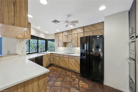 $799,000 | 700 Bald Eagle Drive, Unit 37, Naples, FL 34105