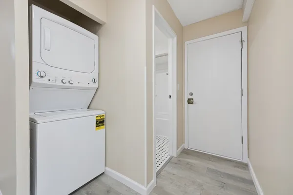 $197,500 | 125 North Gregory Street, Unit 4, Aurora, IL 60504