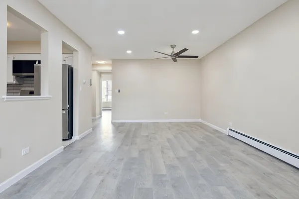 $197,500 | 125 North Gregory Street, Unit 4, Aurora, IL 60504