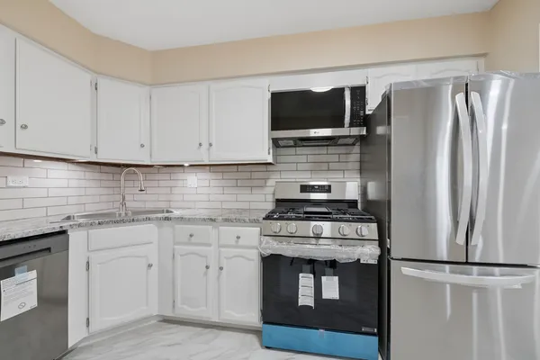 $197,500 | 125 North Gregory Street, Unit 4, Aurora, IL 60504