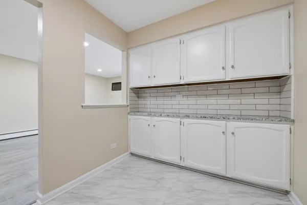 $197,500 | 125 North Gregory Street, Unit 4, Aurora, IL 60504
