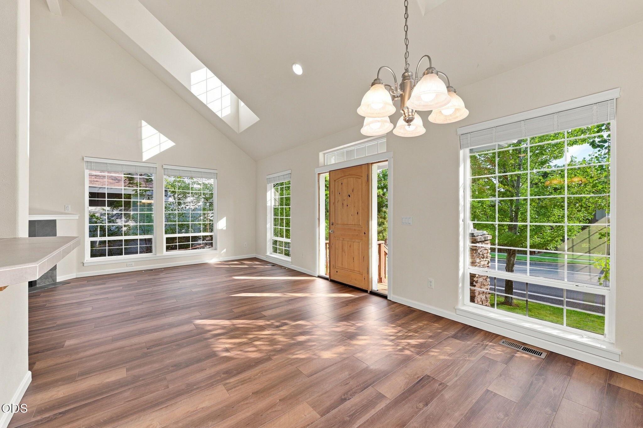 2526 Northwest Awbrey Road Bend, OR 97703 - Photo 9 of 44 Gallery Image 9