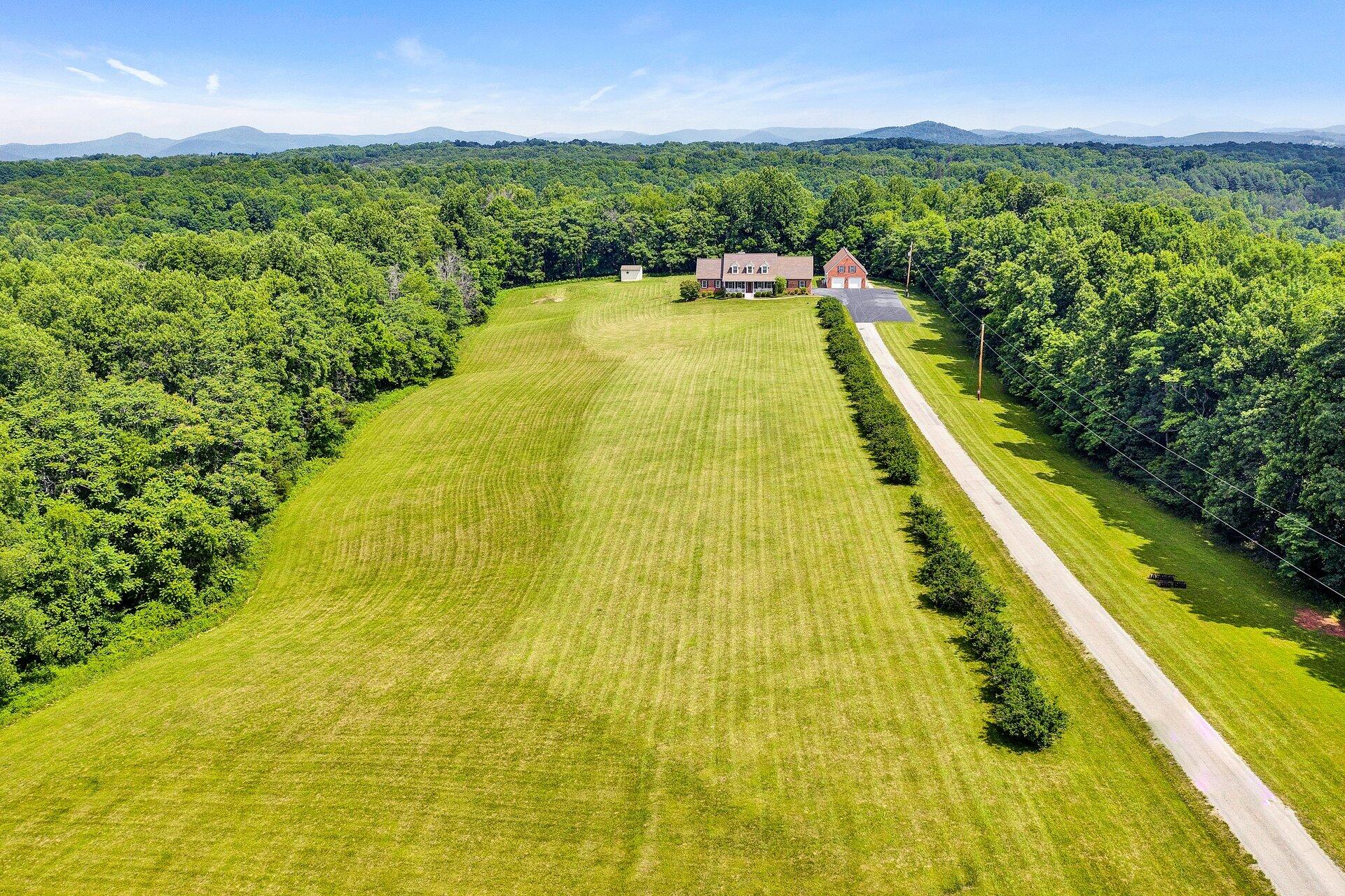 1035 Northridge Road Hardy, VA 24101 - Photo 3 of 63 060620220021