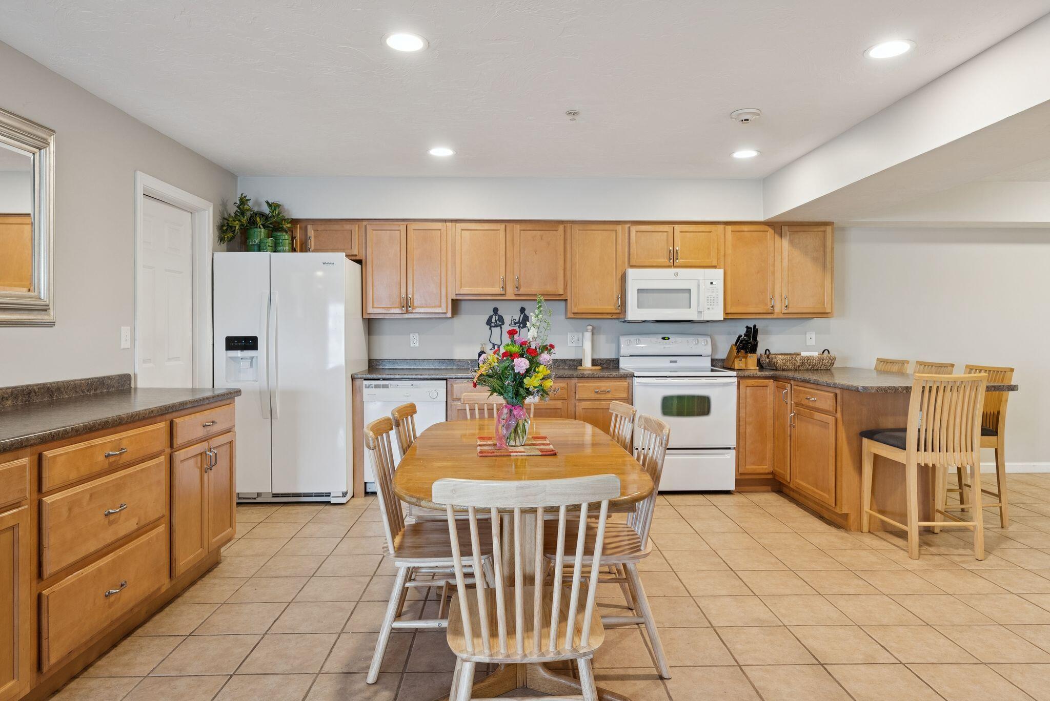 170 East Grand Avenue, Unit 8 Old Orchard Beach, ME 04064 - Photo 13 of 57 14_DSC09361