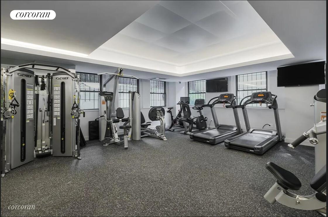 30 Beekman Place, Unit 2B Manhattan, NY 10022 - Photo 17 of 18