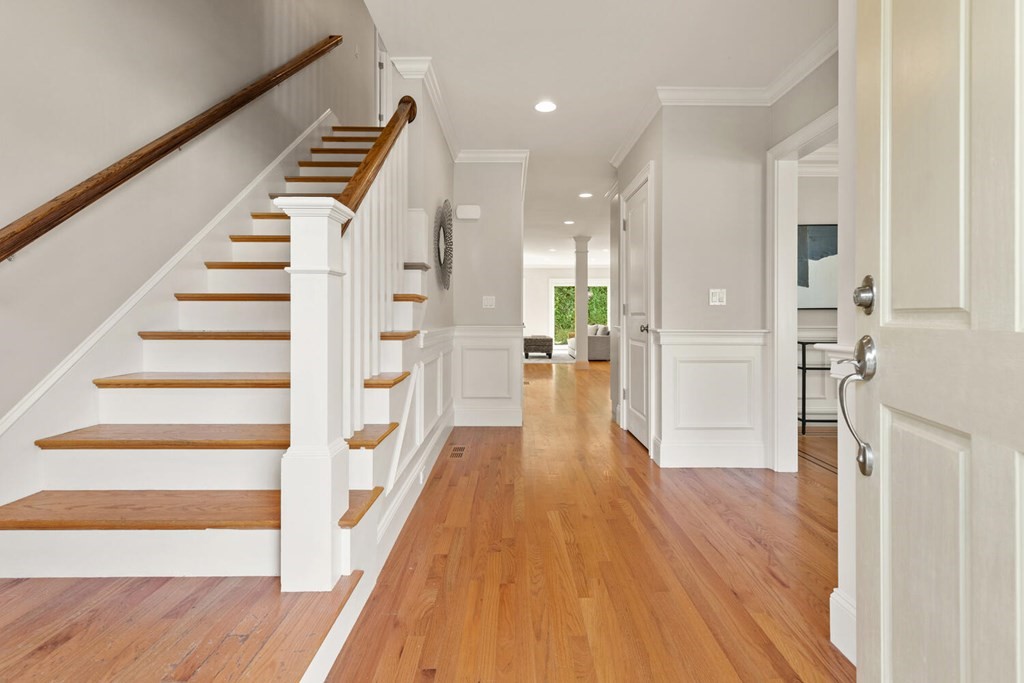 78 School Street Lexington, MA 02421 - Photo 2 of 35 Gallery Image 2