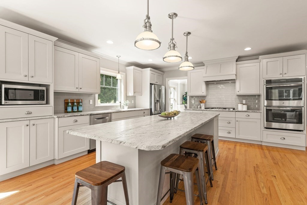 78 School Street Lexington, MA 02421 - Photo 5 of 35 Gallery Image 5