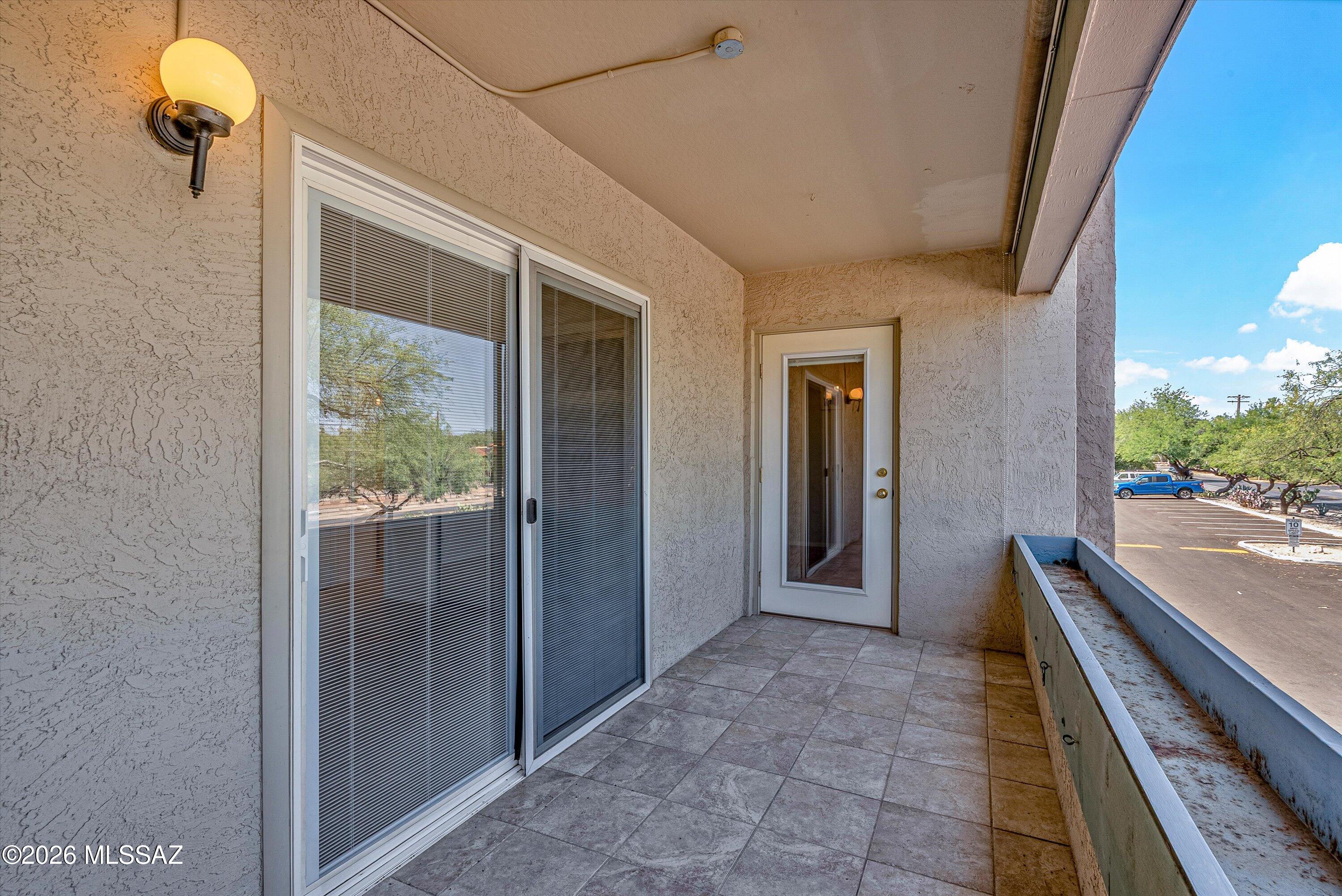 3750 North Country Club Road, Unit 5 Tucson, AZ 85716 - Photo 23 of 38 Primary and Bed2 have access