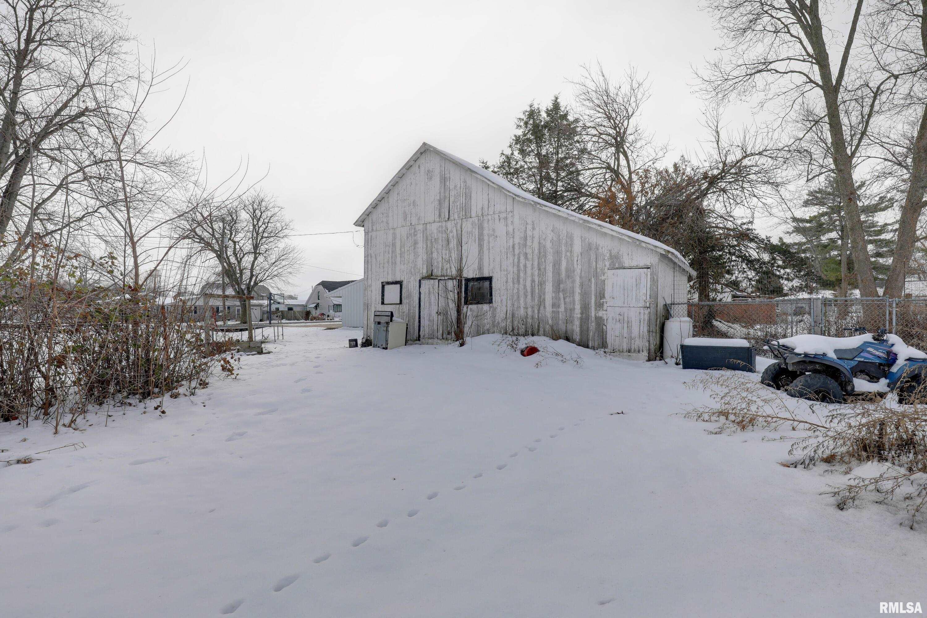 208 North Kentucky Street Camp Point, IL 62320 - Photo 5 of 7