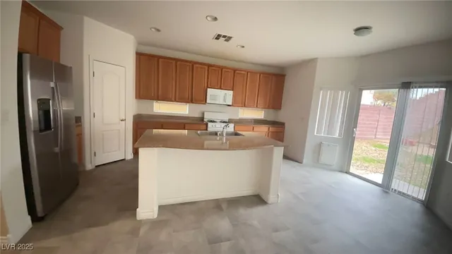 $2,400 | 1004 Tropic Wind Avenue, North Las Vegas, NV 89081