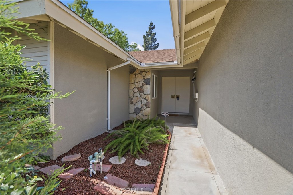 6585 Shannon Road Riverside, CA 92504 - Photo 5 of 57
