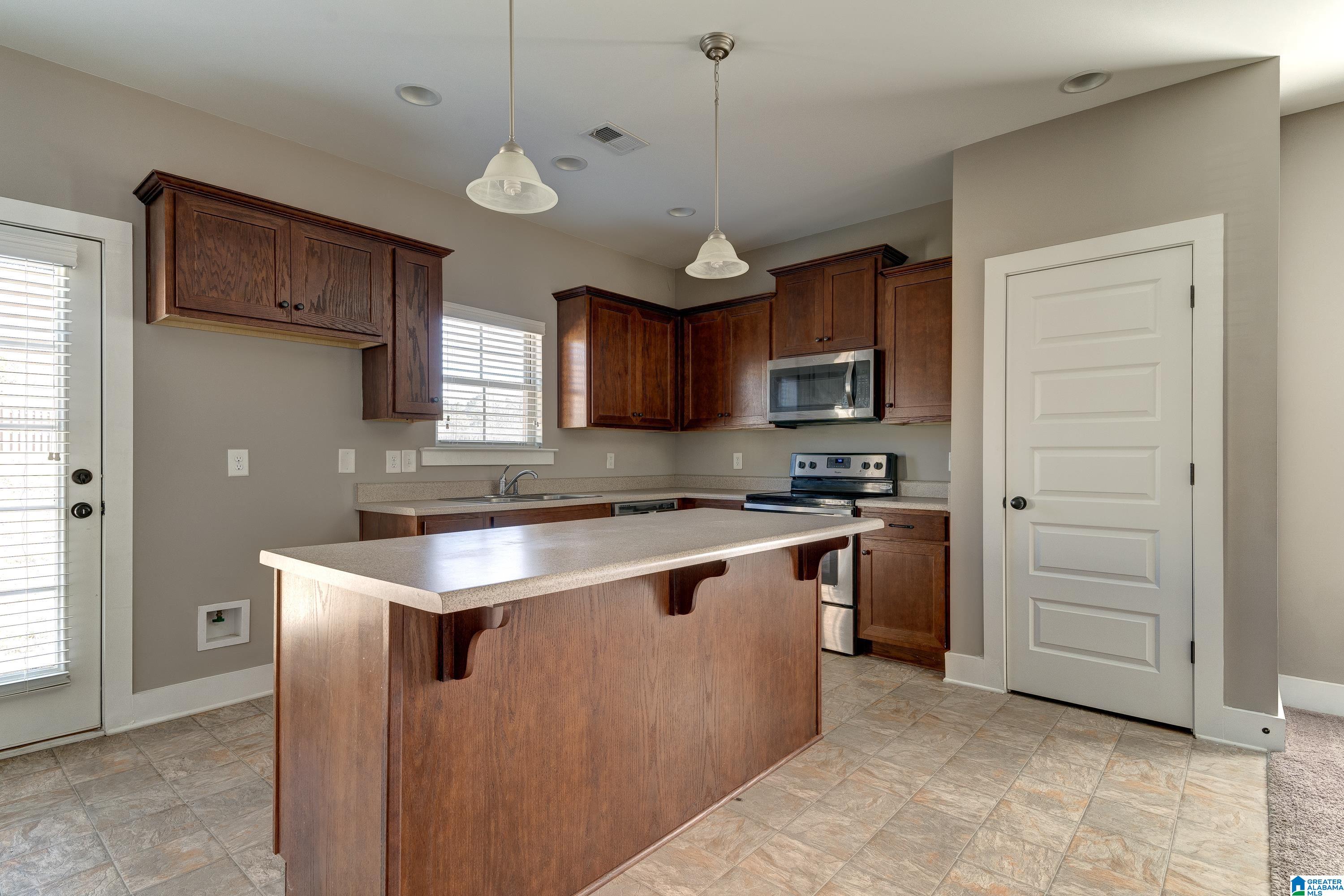 4383 Ridgemont Circle Birmingham, AL 35244 - Photo 6 of 25 Gallery Image 6