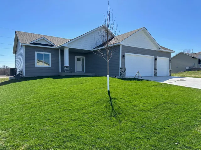 $484,900 | 1230 Olivia Street Southeast, New Prague, MN 56071