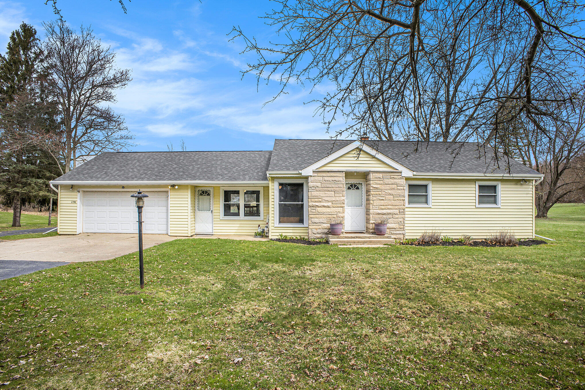 2350 Hatch Road Jackson, MI 49201 - Photo 2 of 27 001_img_9027_66