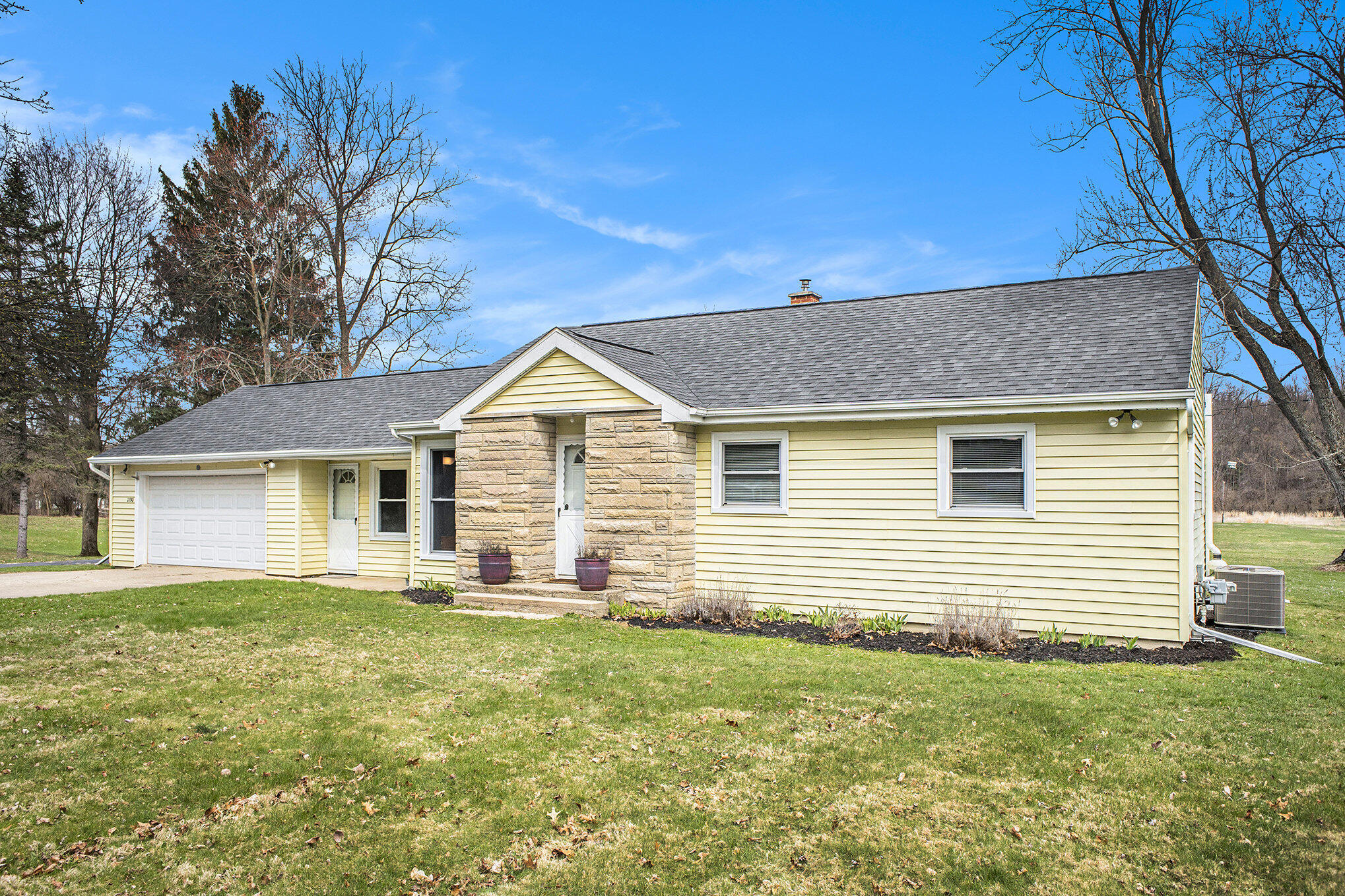 2350 Hatch Road Jackson, MI 49201 - Photo 3 of 27 003_img_9026_770