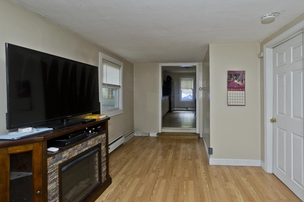145 Darling Street Springfield, MA 01151 - Photo 15 of 26