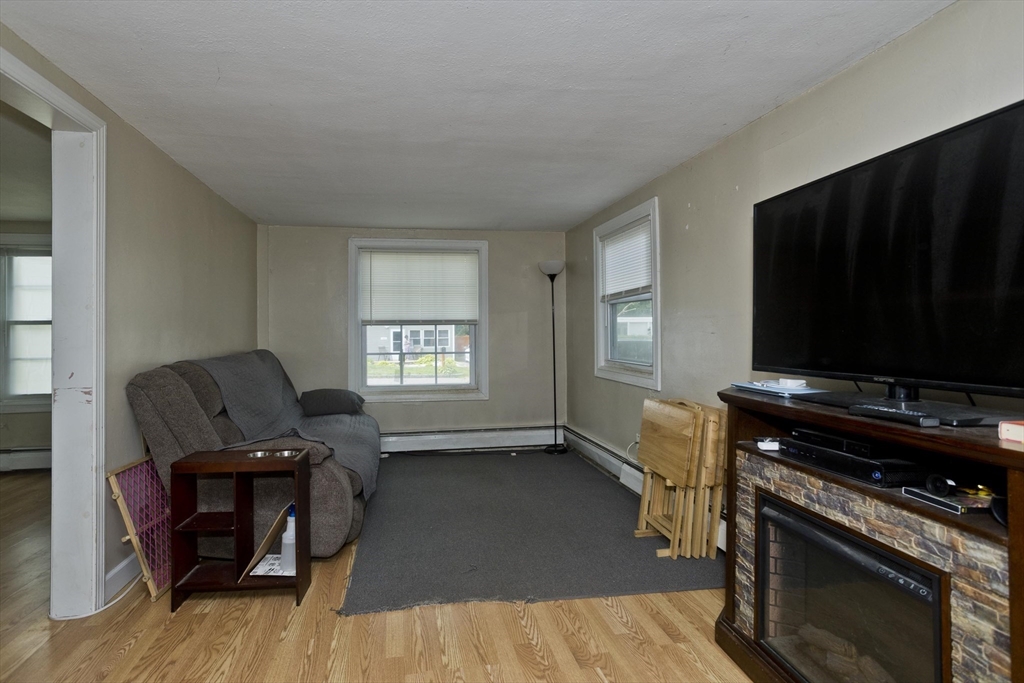 145 Darling Street Springfield, MA 01151 - Photo 18 of 26