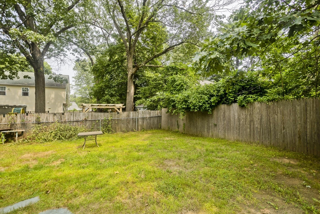 145 Darling Street Springfield, MA 01151 - Photo 3 of 26